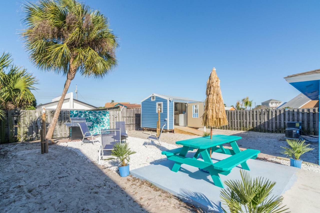 Paradise, Pet Friendly